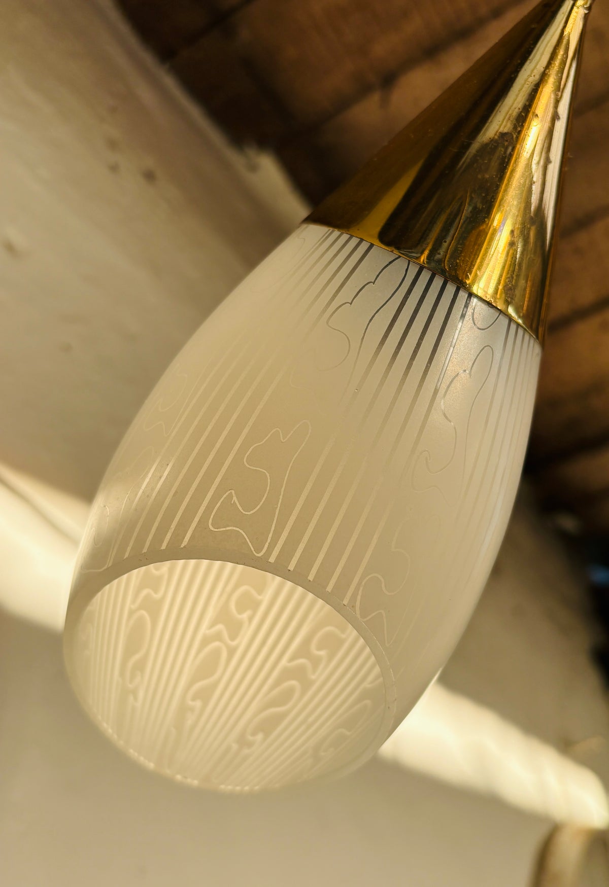 3-armet lysekrone i messing og glas