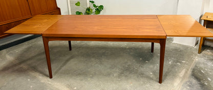 Henry Kjærnulf spisebord i teak
