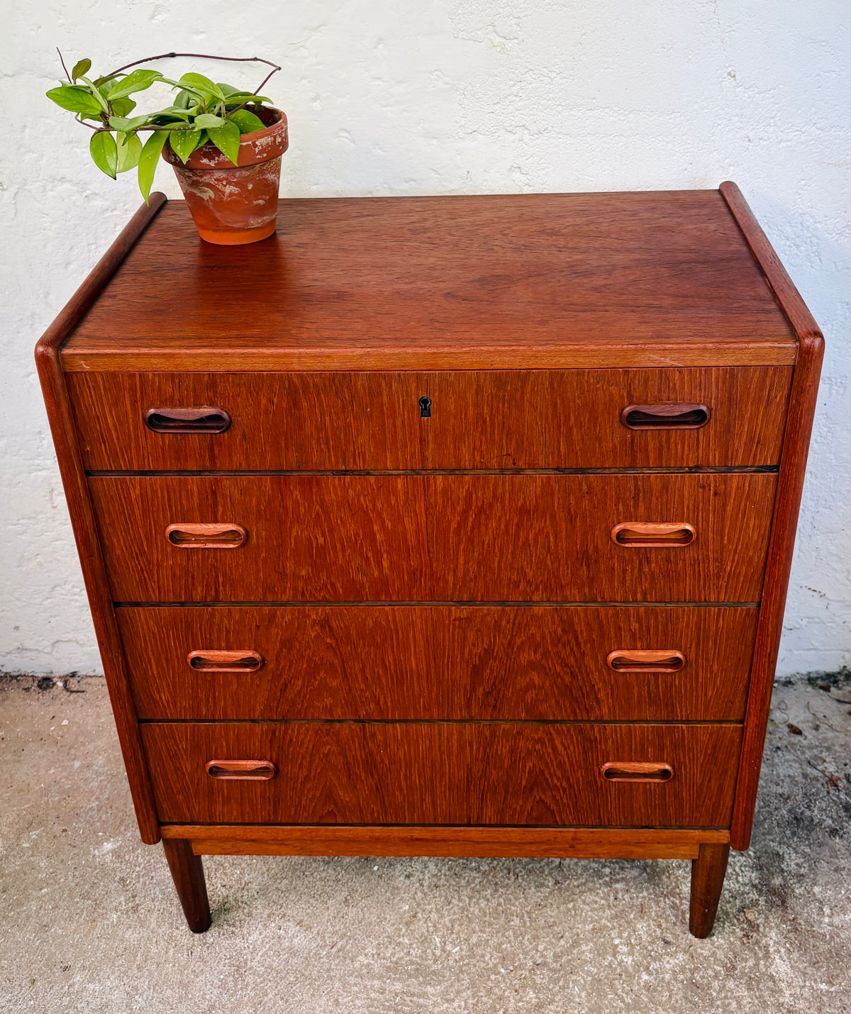 Teak kommode