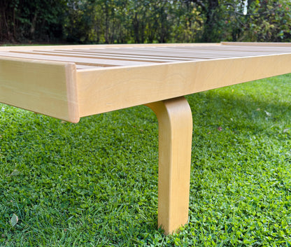 Alvar Aalto daybed model 710