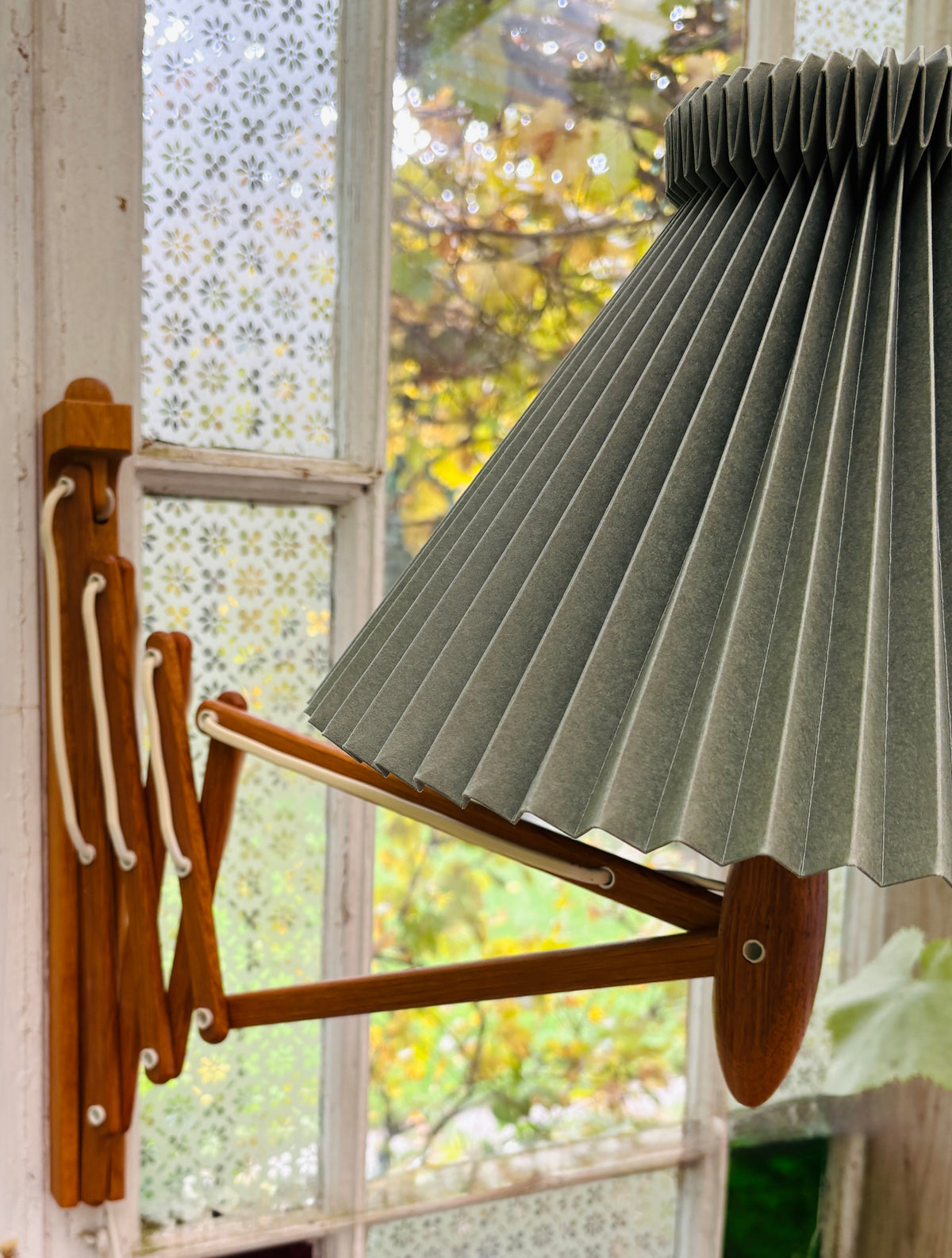 LE KLINT sakselampe Model 332/34 i eg – UDEN skærm