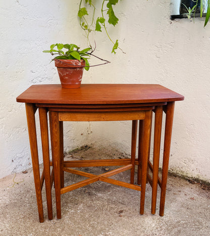 Indskudsborde teak/eg