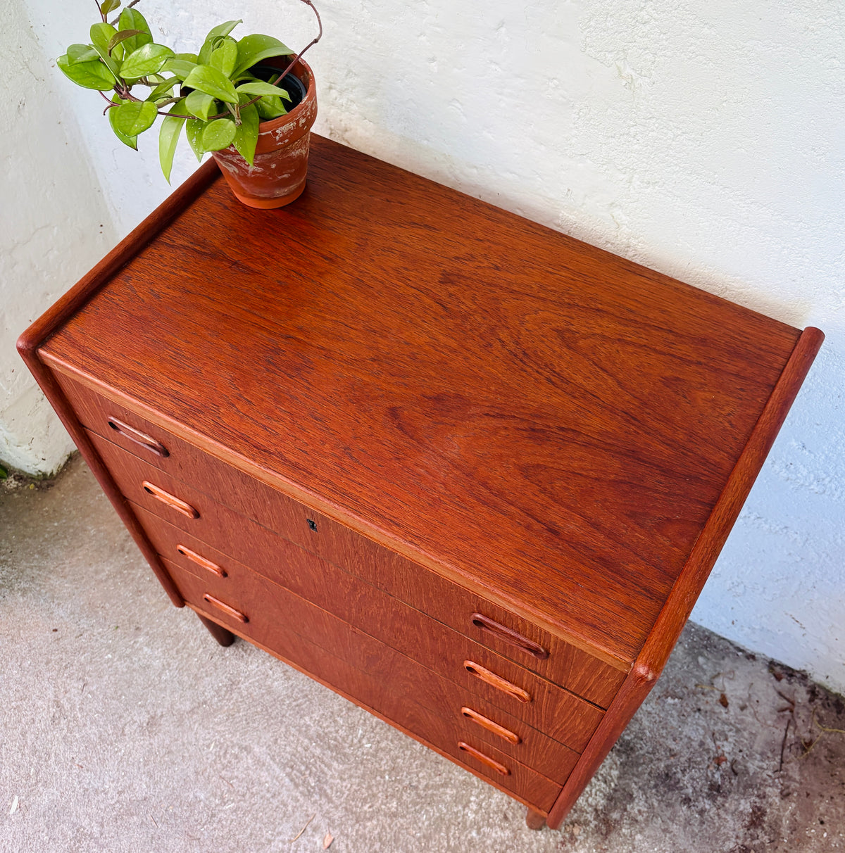 Teak kommode