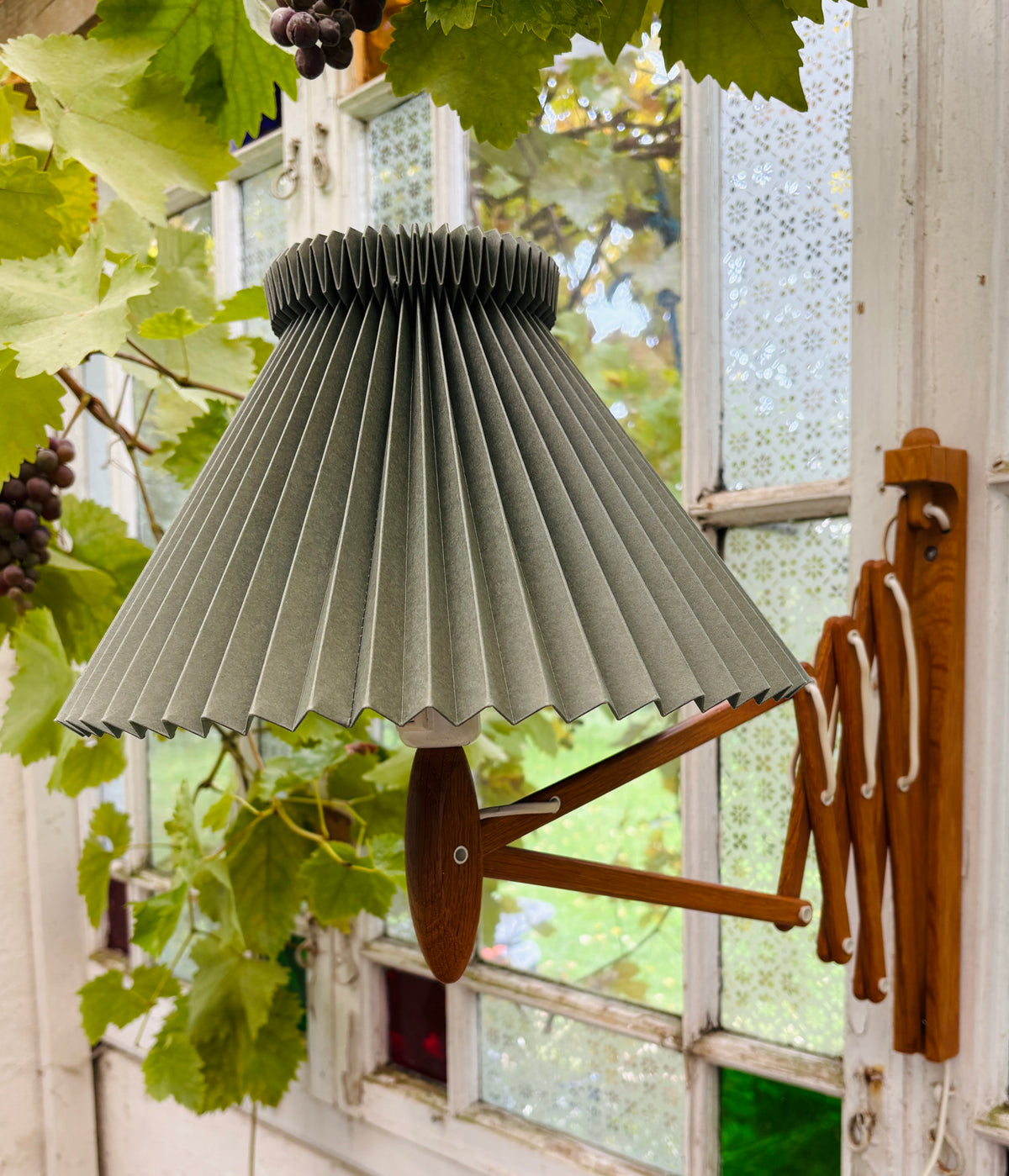 LE KLINT sakselampe Model 332/34 i eg – UDEN skærm