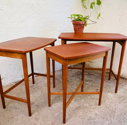 Indskudsborde teak/eg
