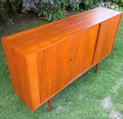 Teak skænk med barskab