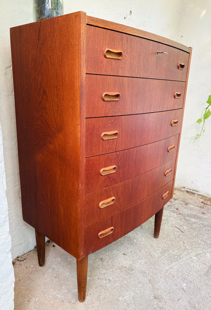 Teak kommode med buet front