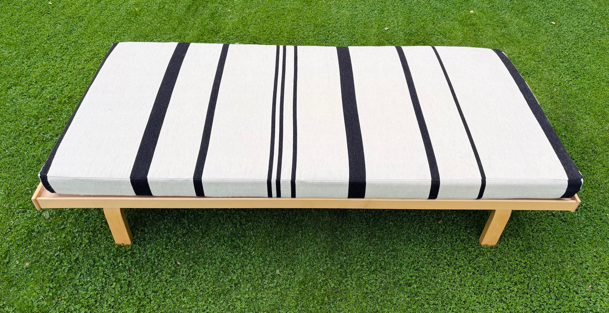 Alvar Aalto daybed model 710