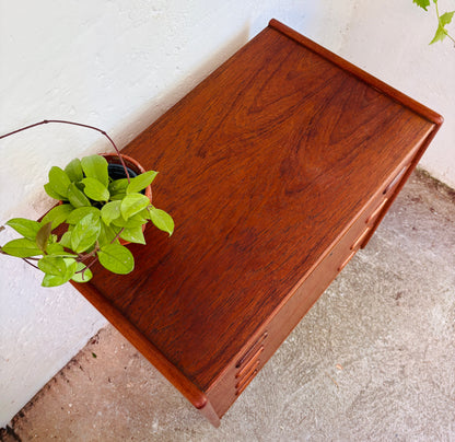 Teak kommode