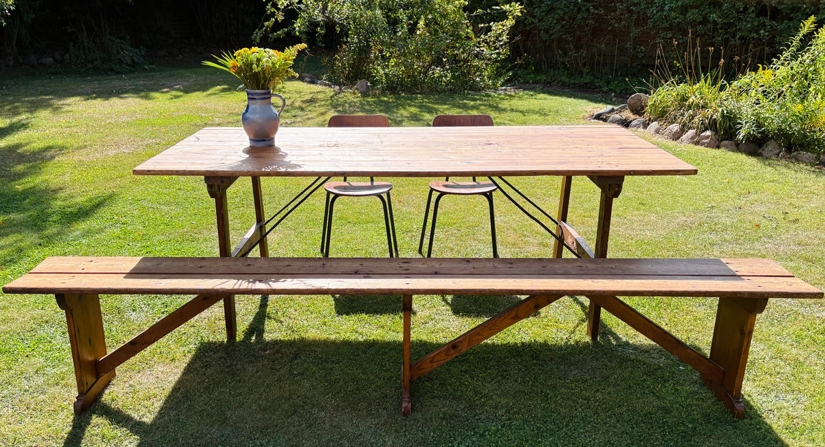 Sæt med bord, skolestole og bænk