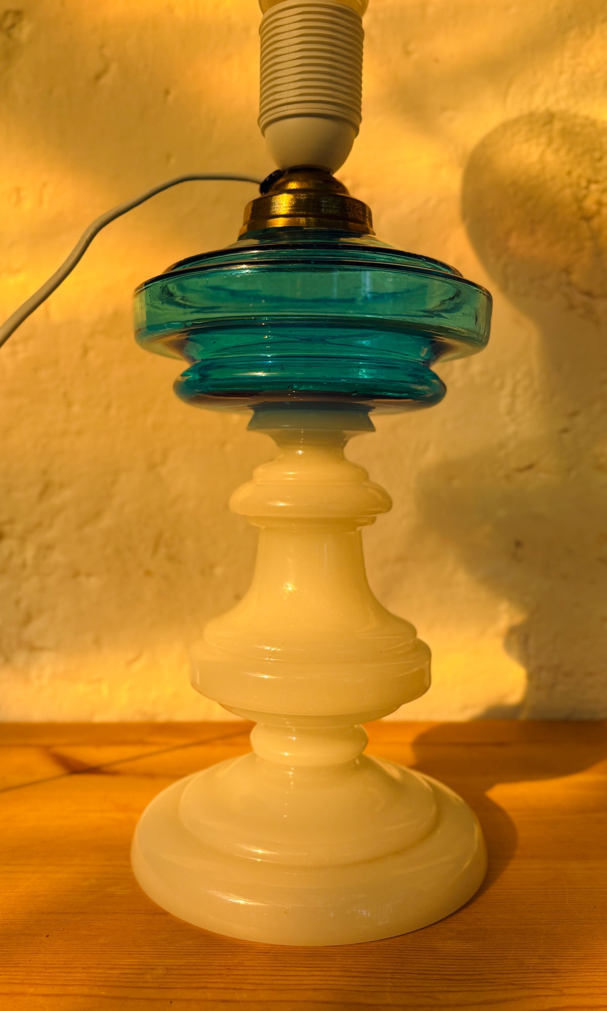Bordlampe i opalineglas