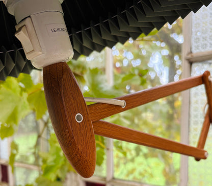 LE KLINT sakselampe Model 332/34 i eg – UDEN skærm