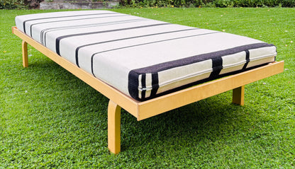 Alvar Aalto daybed model 710