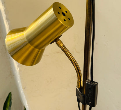 Vintage gulvlampe i klassisk dansk design