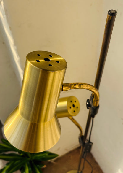 Vintage gulvlampe i klassisk dansk design