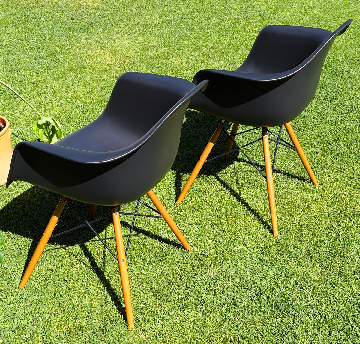Eames Plastic Armchair DAW: Den sorte klassiker