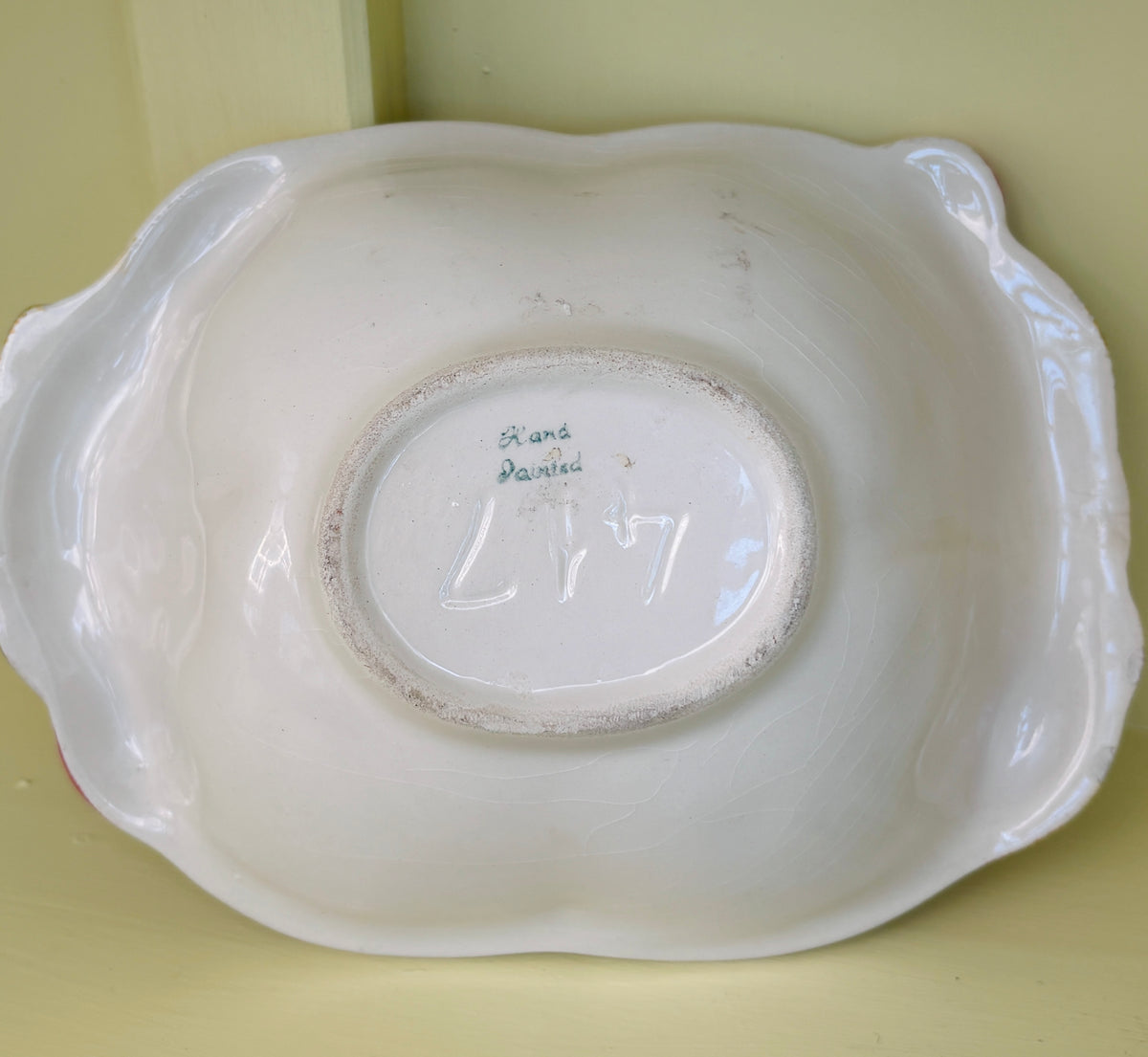 Italiensk vintage keramikfad med frugtrelief