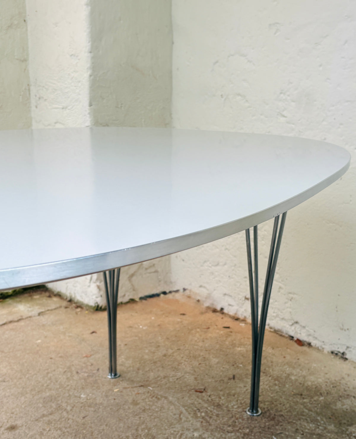 Piet Hein Superellipse spisebord fra Fritz Hansen