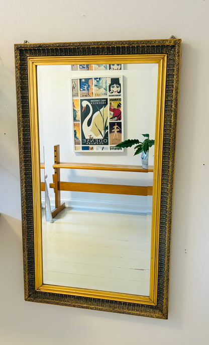Stort spejl med facetslebet glas