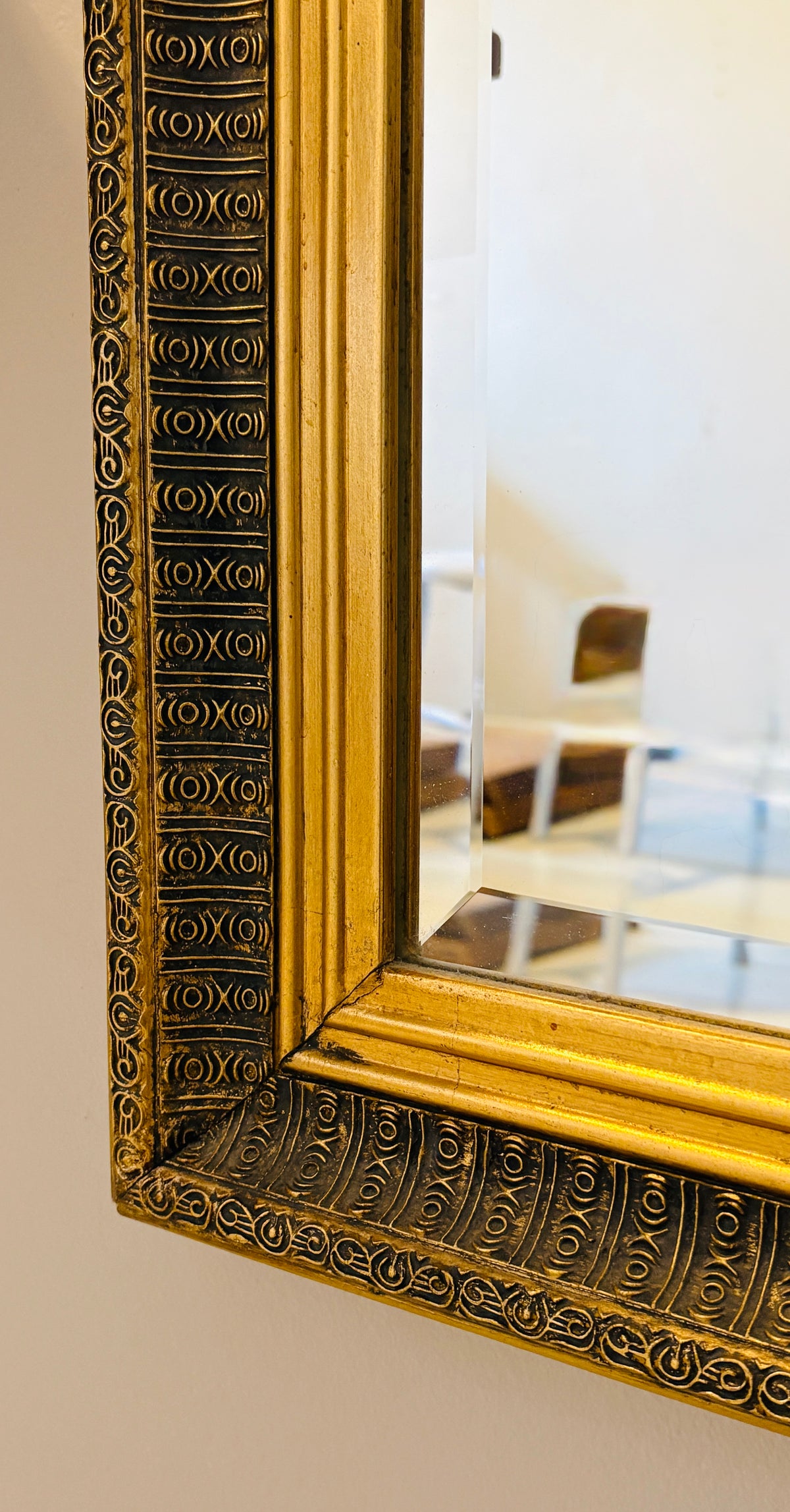 Stort spejl med facetslebet glas