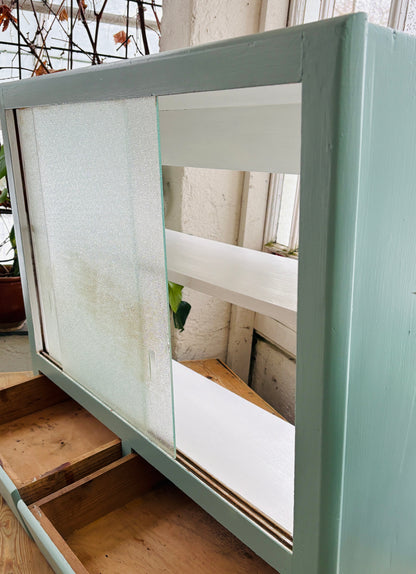 Københavnerskab med originale glaslåger