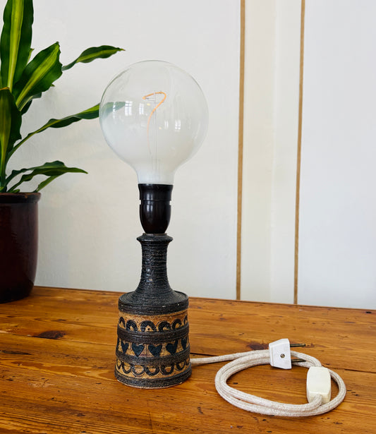 Bordlampe af Jette Hellesøe