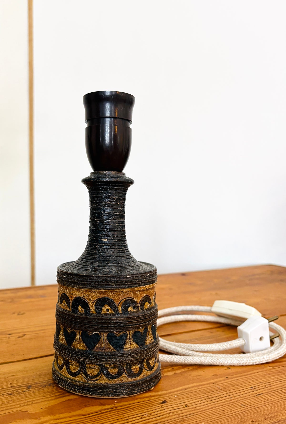 Bordlampe af Jette Hellesøe